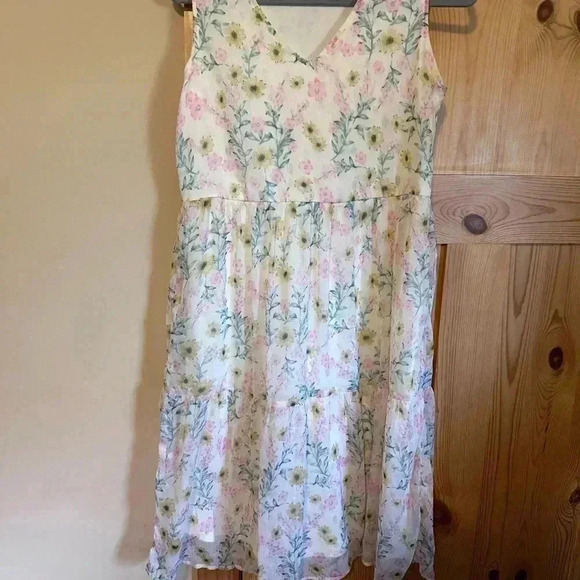 Charlie Paige Layered Floral Dress Size Small - Picture 3 of 7